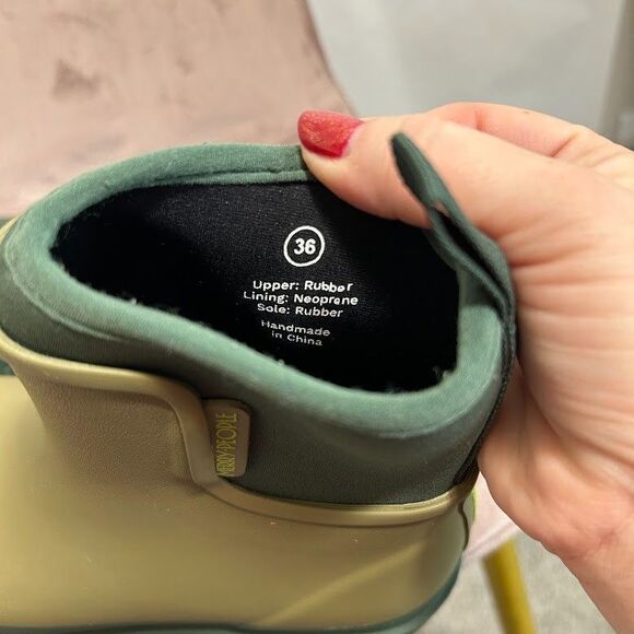 Merry People Tully Ankle Rain Boots 36 US 5 Khaki Green Pull On FLAW - Picture 9 of 9